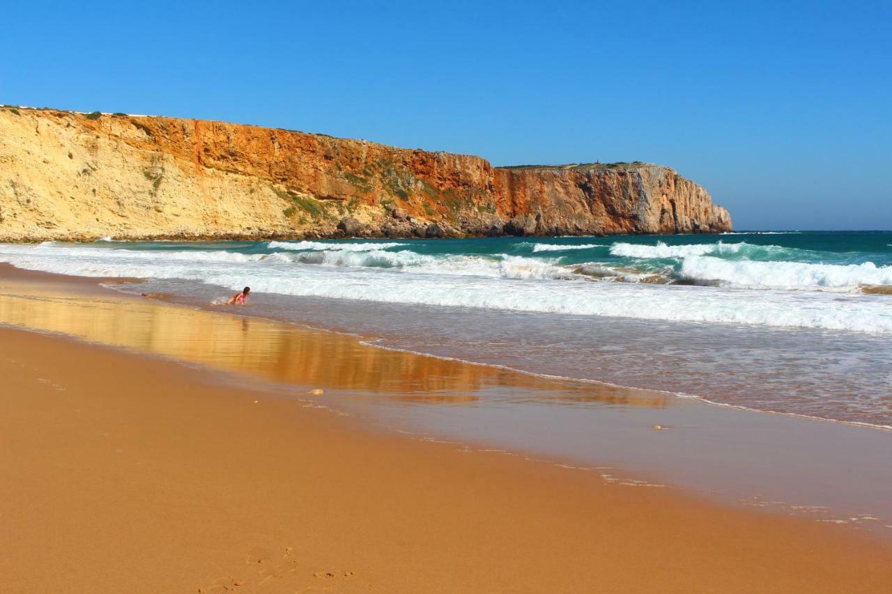 Sagres Sunny Room With Private Bathroom 300M From The Beach Bagian luar foto