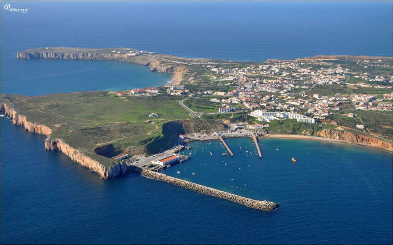 Sagres Sunny Room With Private Bathroom 300M From The Beach Bagian luar foto