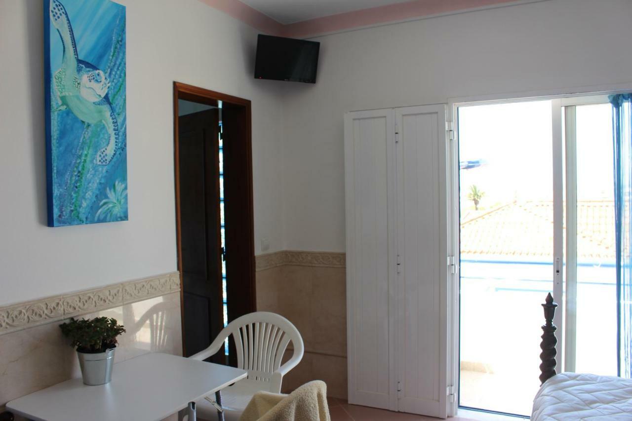 Sagres Sunny Room With Private Bathroom 300M From The Beach Bagian luar foto